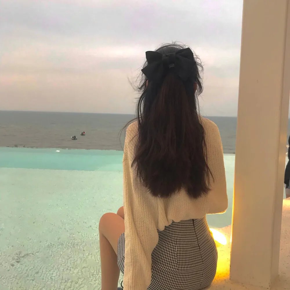 侦探船梨精 海报